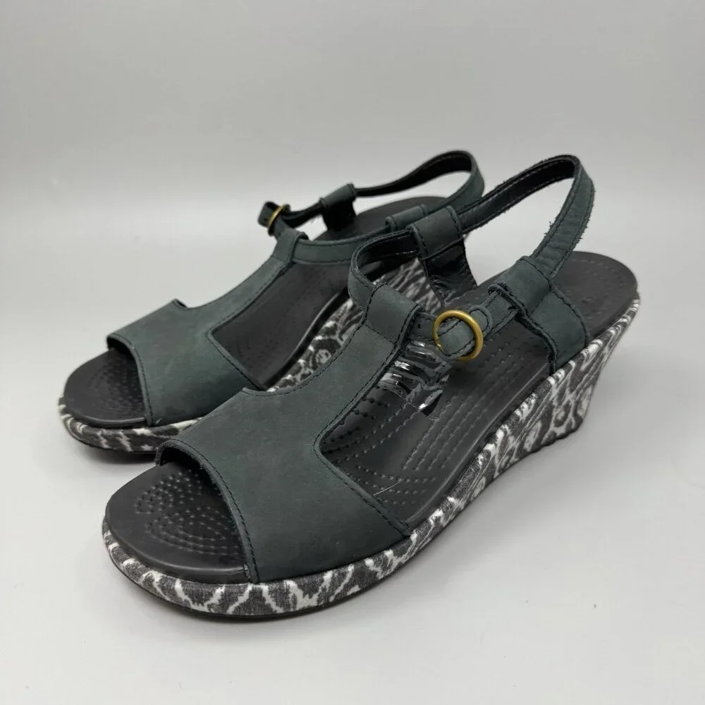 Crocs Leigh Womens Sz 8 Ikat Wedge Heel Leather Sandals Black White Ankle Strap